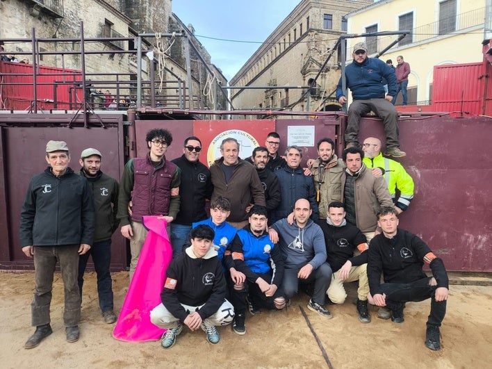 Los festejos taurinos acaban con un homenaje a Juan Luis Salcedo